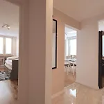 House Managers - Panorama - Z Widokiem Na Morze